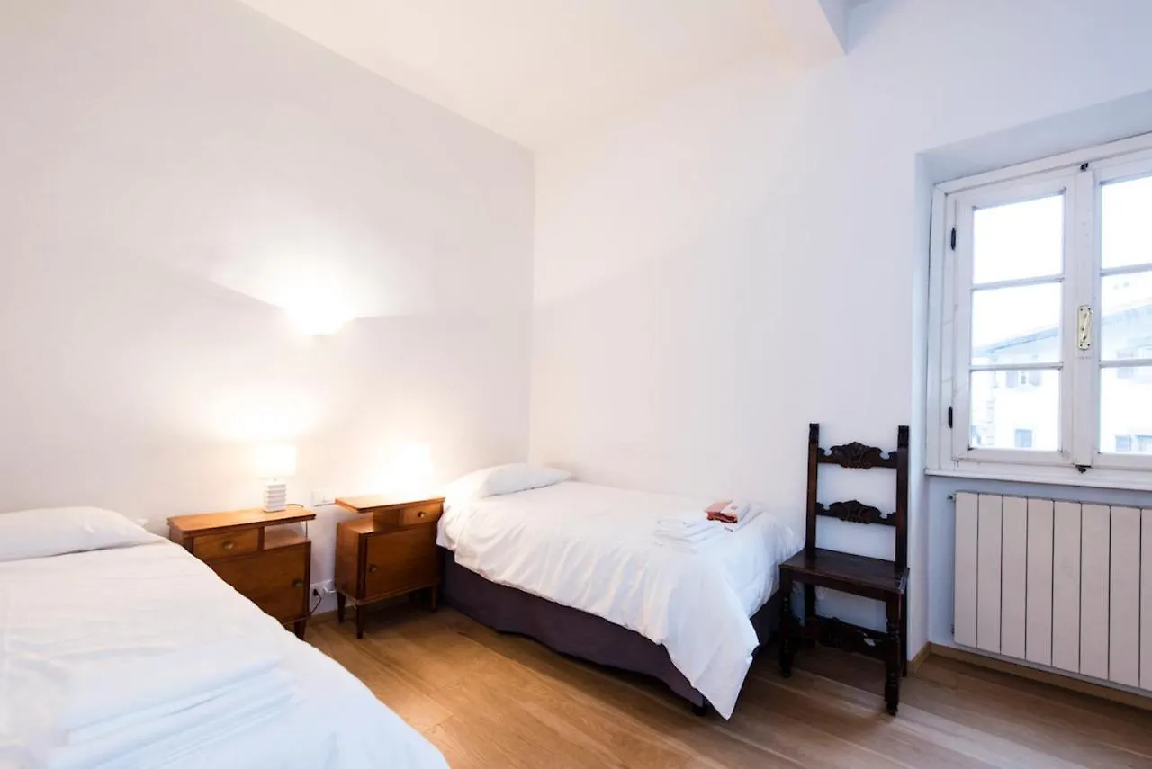 Apartament Pitti Three Florencja